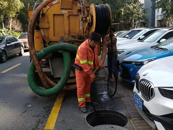 普兰排污管道清淤